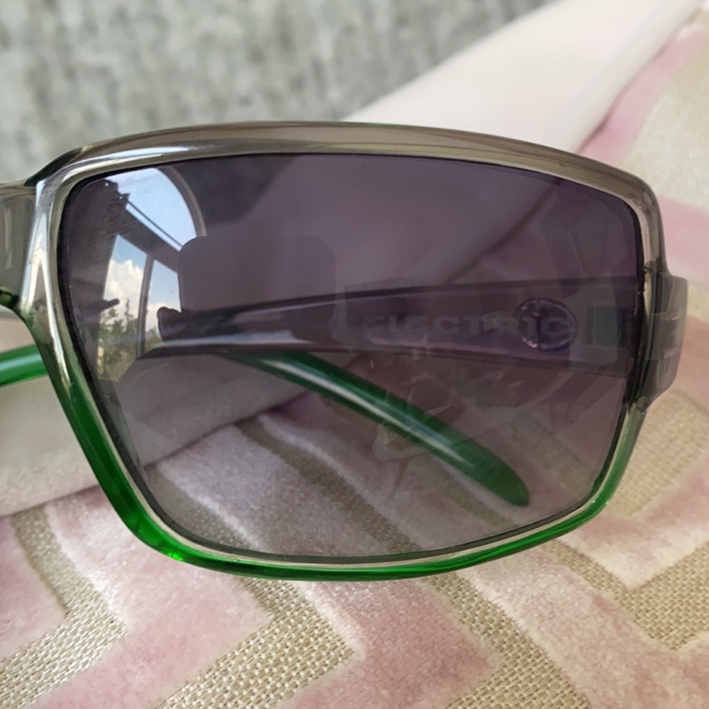 Volcom sunglasses - Picture 6 of 9